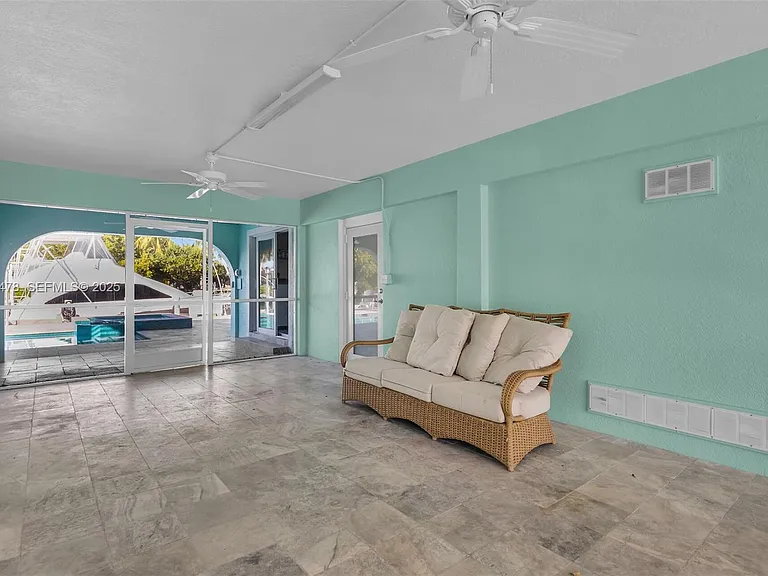 232 W Seaview Dr — Photo 16