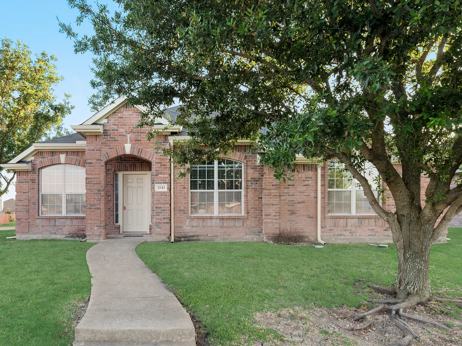 4 bed, 2179 sqft, $3,100 — Photo 2