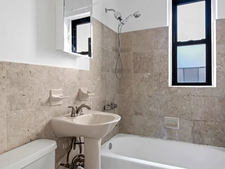 315 E 56th St #6C — Photo 5