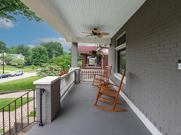 2nd image of 1141 Herschel Ave