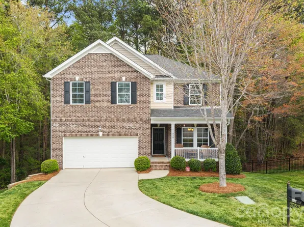 520 Warlick Meadow Ct, Clover, SC 29710
