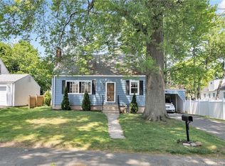 15 Hillcrest Ave, West Haven, CT 06516