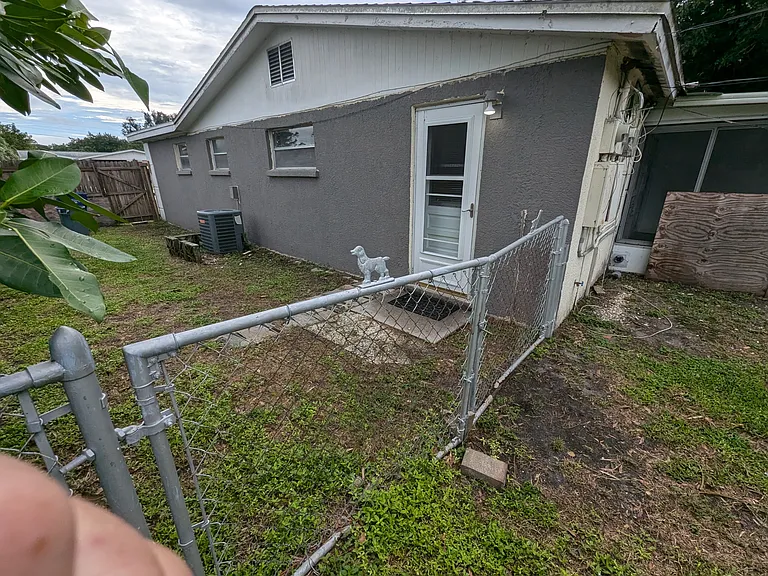 4906A 21st St W — Photo 26