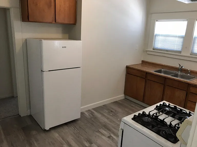 285 W 10th St #1 — Photo 15