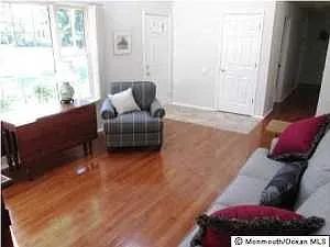 42 Mapletree Rd photo 1