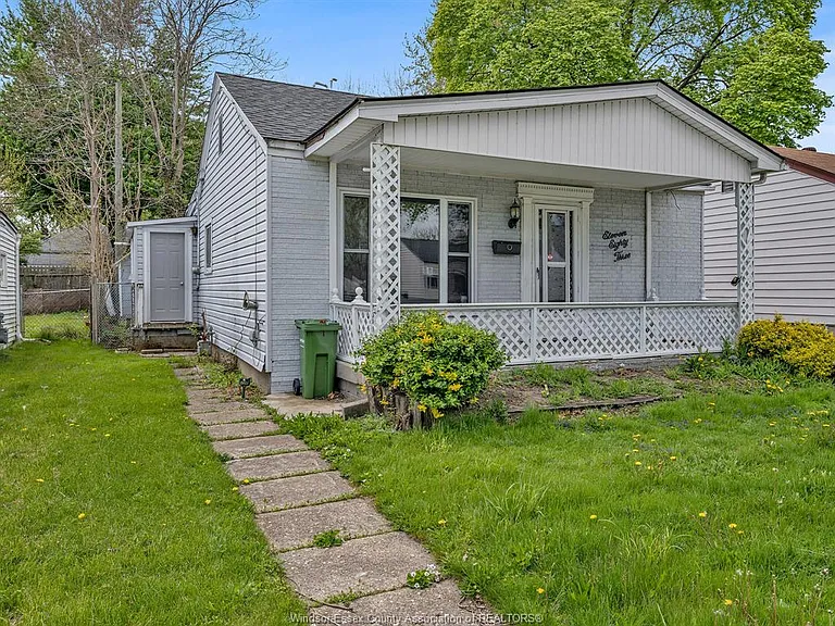 1183 Felix Ave — Photo 6