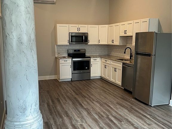 5th image of 18 Spruce St #B3ba40fe2