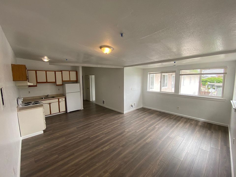 1st image of 2601 Center Ave APT 210