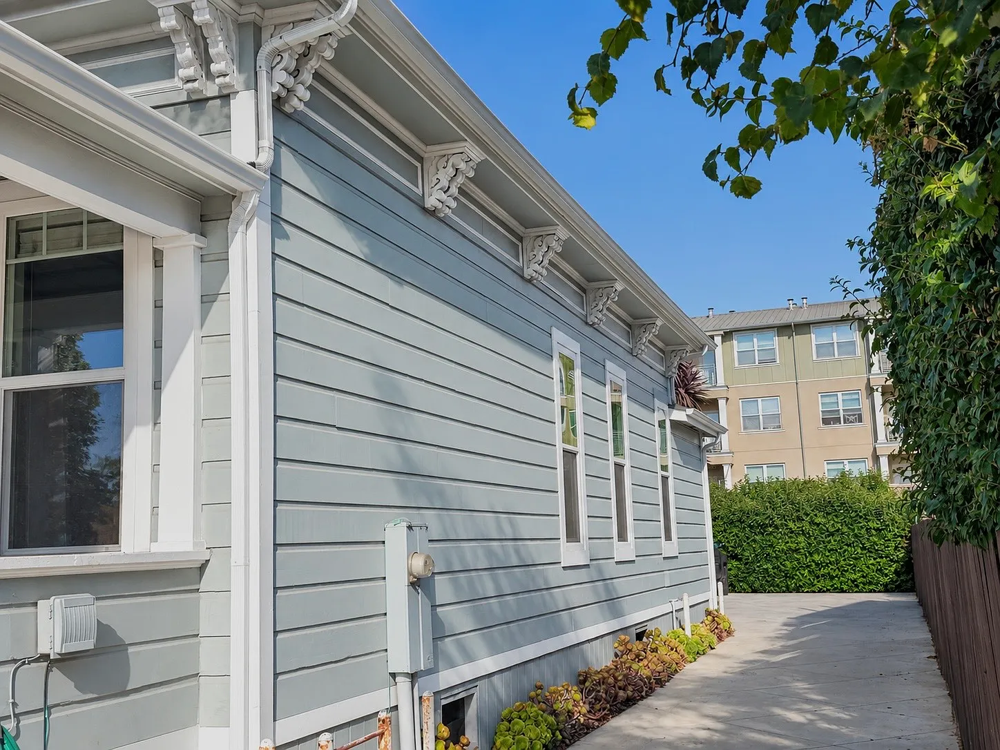 3 bed, 1250 sqft, $4,950 — Photo 4