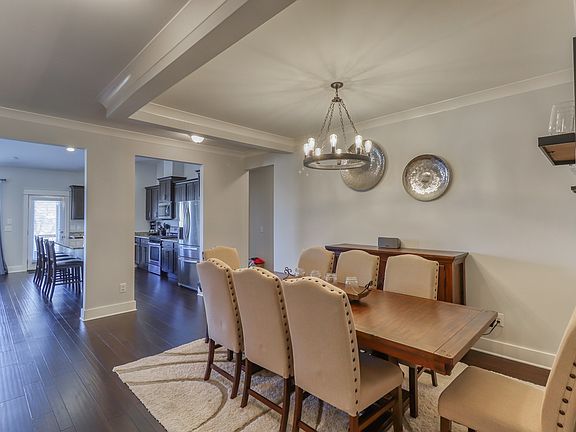 3rd image of 1624 Southampton Way Mount