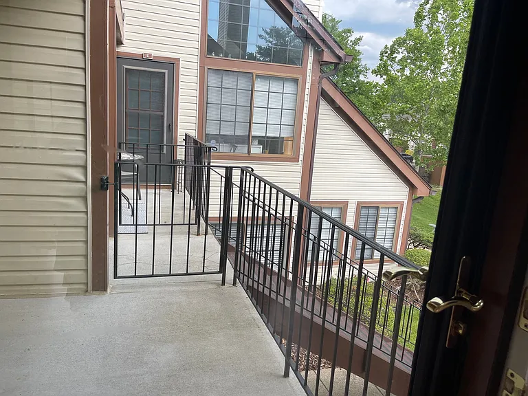 6000 Curtier Dr #B — Photo 6