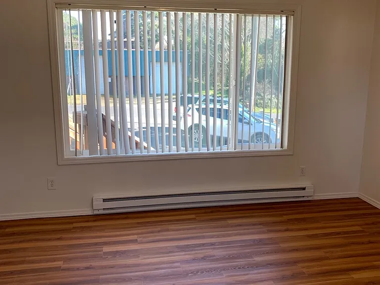 322 SW 10th St — Photo 17