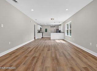 7247 Smith St, Bay Saint Louis, MS 39520