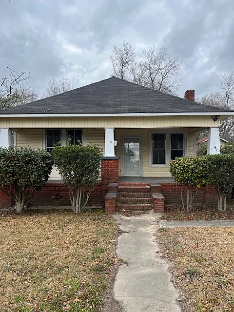 2 bed, 924 sqft, $900 — Photo 1