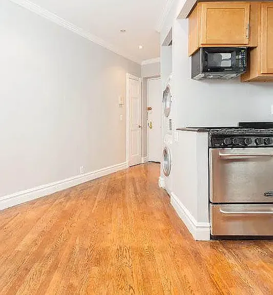 416 E 13th St #4A — Photo 3