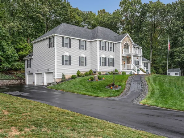 7 Lyons Way, Pelham, NH 03076