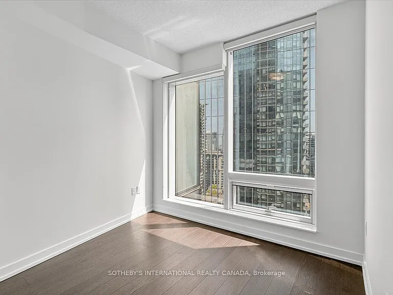 10 York St #2105 — Photo 13