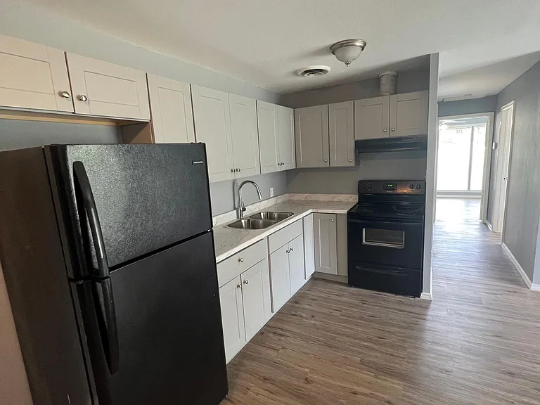 525 E Caney St #B — Photo 17
