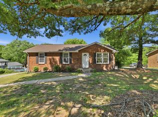 1810 Apex Dr, Clarksville, TN 37040