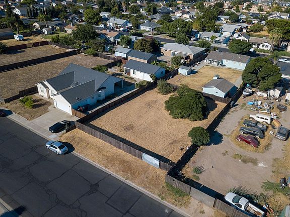 3rd image of 319 Grand Prix Ave