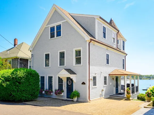 67 Hampton Cir, Hull, MA 02045