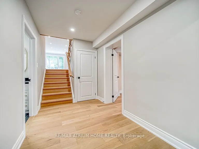4 Palomino Cres — Photo 13