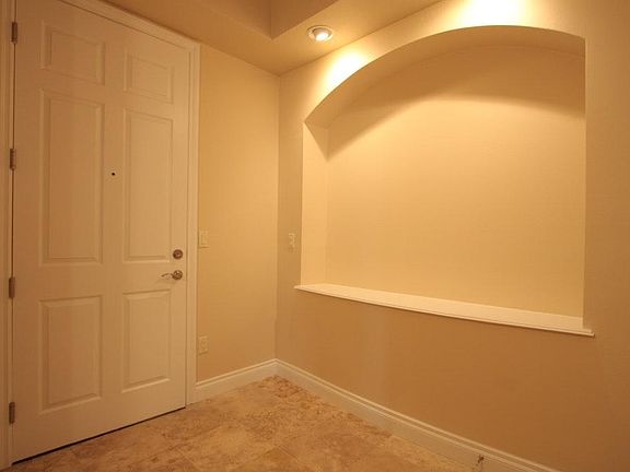2nd image of 1120 N Delaware St Unit 203