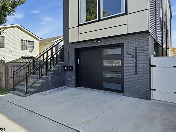 2nd image of 428 Peshine Ave