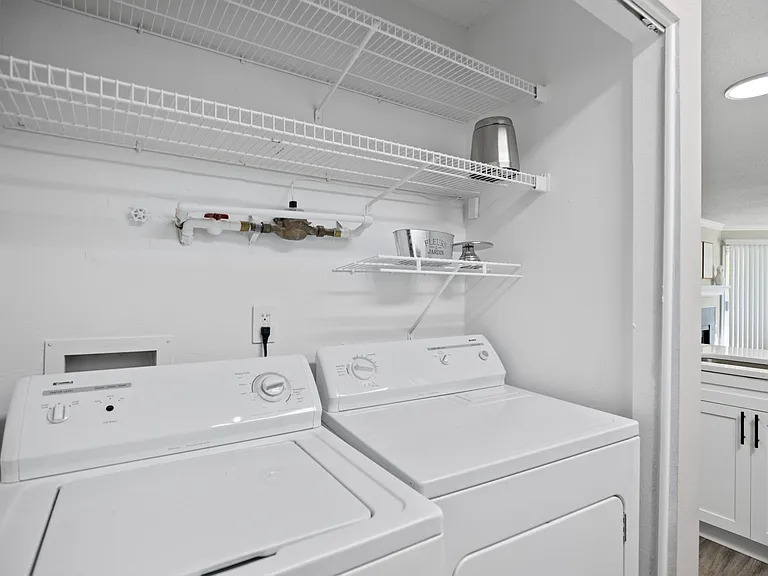 Northlake Apartments — Photo 13