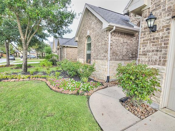 5th image of 12606 Crockett Bend Ln
