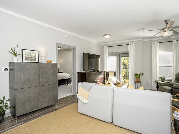 5th image of 782 Riverfront Pkwy Unit 401