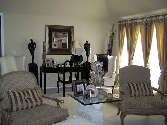 Living w/Coffered Ceilings