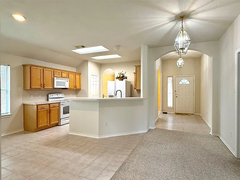 5610 Gaffney Ln — Photo 12
