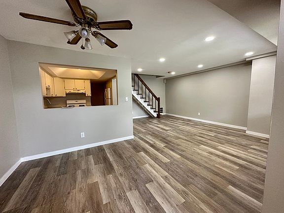 4th image of 17 Anita St #17A