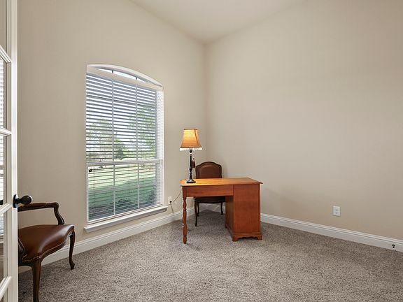 5th image of 2303 Laci Ln