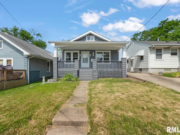 3903 N Prospect Rd, Peoria Heights, IL 61616