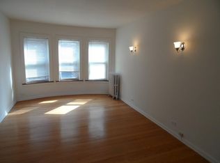 6238 N Magnolia Ave, Chicago, IL 60660