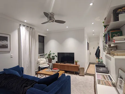 Rented by Avenues Real Estate | media 10