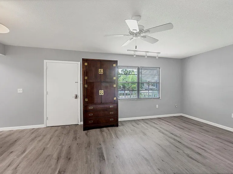 400 Base Ave E #223 — Photo 9