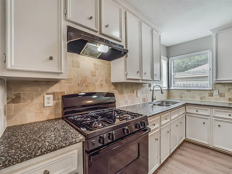 312 S Utah St — Photo 10