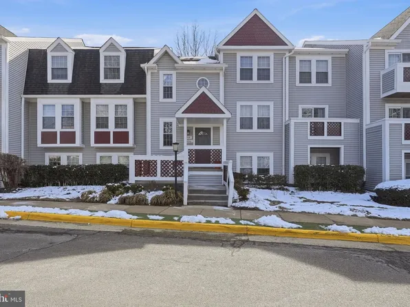 12940 Grays Pointe Rd #C, Fairfax, VA 22033