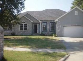 3121 W Grandview St, Springfield, MO 65803