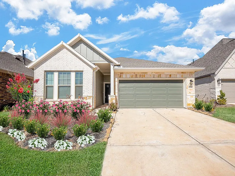 42514 Summer Crest Rd — Photo 1