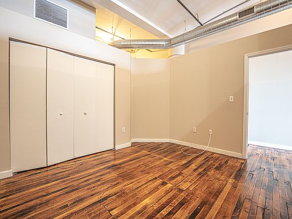 3rd image of 1601 Washington Ave #1B