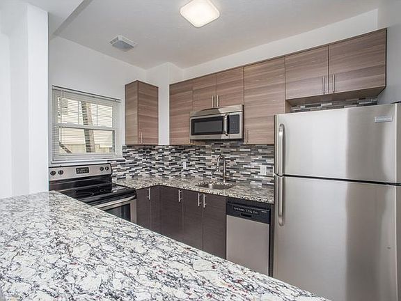 3rd image of 707 Boggs Ave