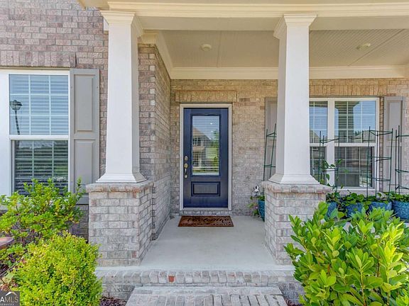 3rd image of 4819 Sierra Creek Dr