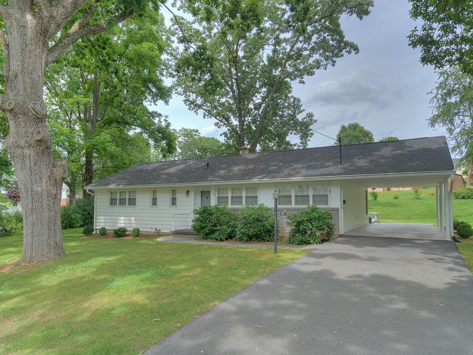 1st image of 90 Hickory Dr