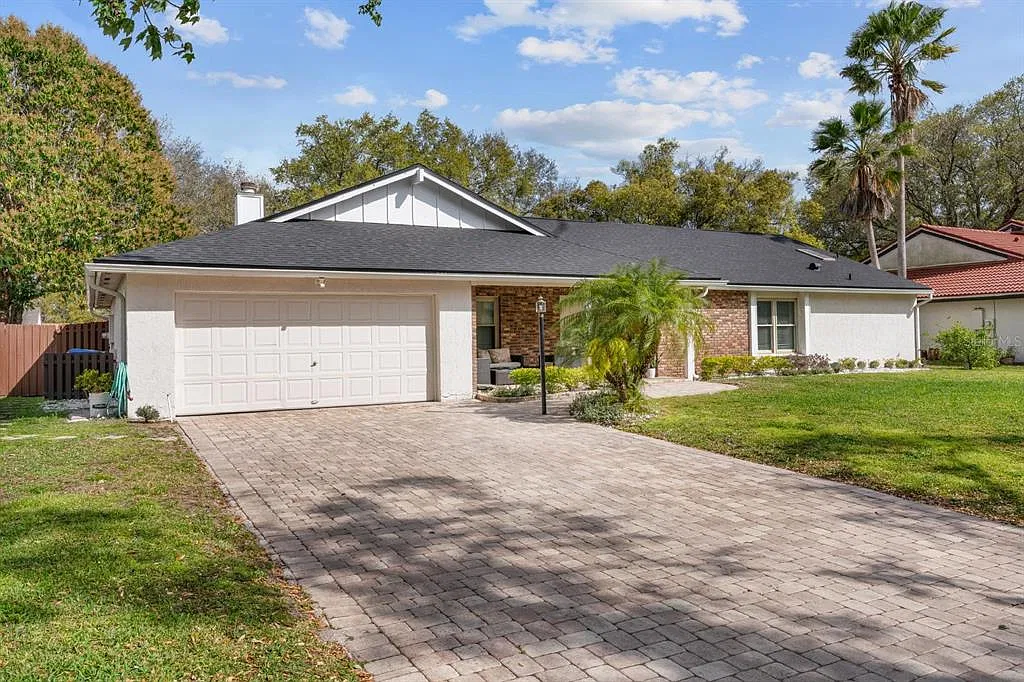 3 bed, 2.0 bath, 1896 sqft, $3,999 — Photo 1