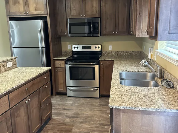 2813 W Cottonwillow Way, Fayetteville, AR 72704