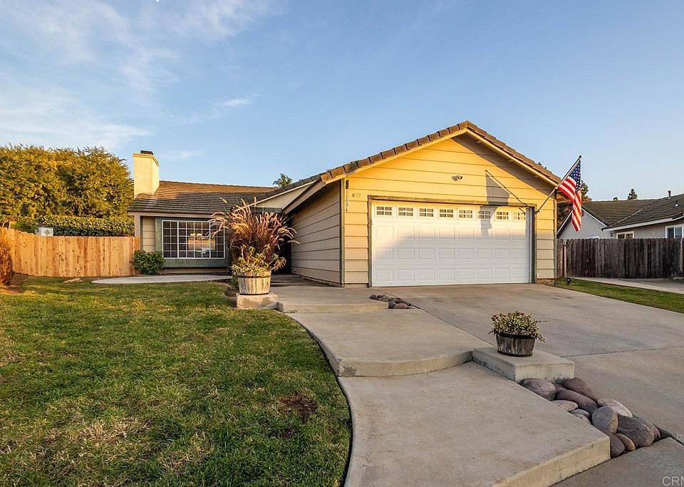 1st image of 823 Viking Ln